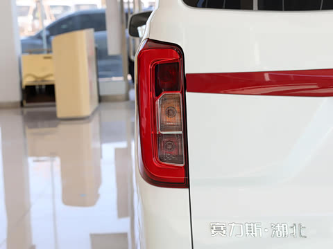 2025�� 1.5L �����Ϳͳ�(������)7��