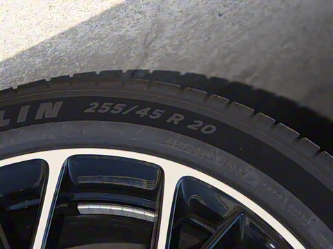 2025�� �������� Max �콢��