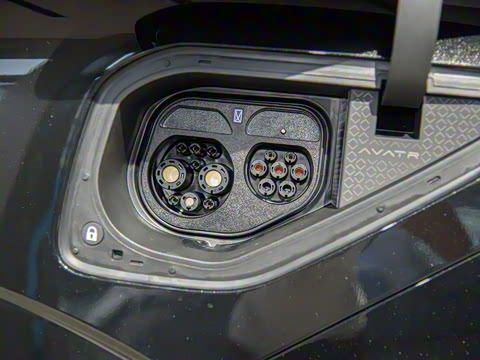 2025�� �Ŀ� Max ���̰�