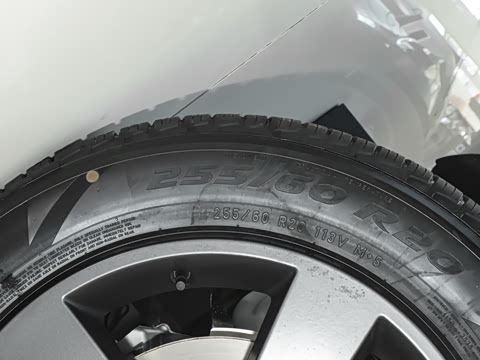 2025�� 110 3.0T P400 X-Dynamic HSE