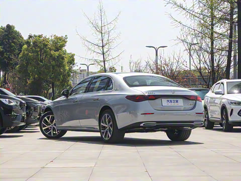 2025�� �Ŀ� E 300 L ʱ����