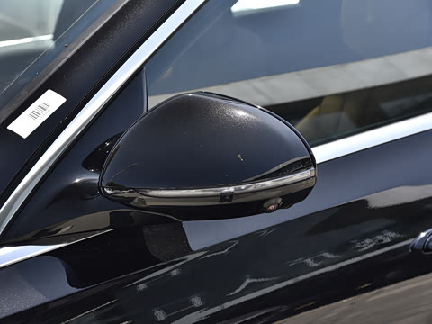 2025�� �Ŀ� E 300 L �����