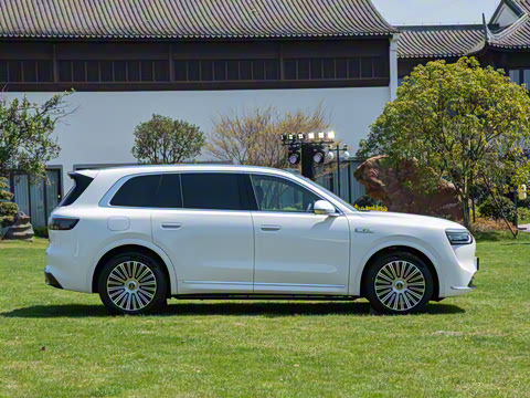 2025�� ���� Ultra�� 53.4kWh 5����