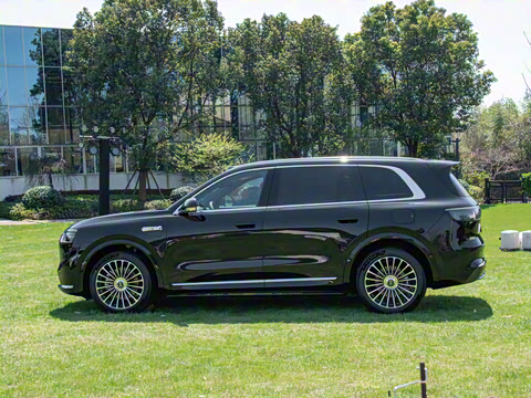 2025�� ���� Ultra�� 53.4kWh 6����