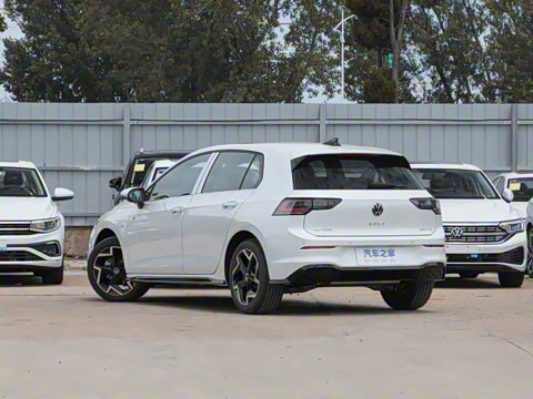 2025�� �Ŀ�� 300TSI R-Line