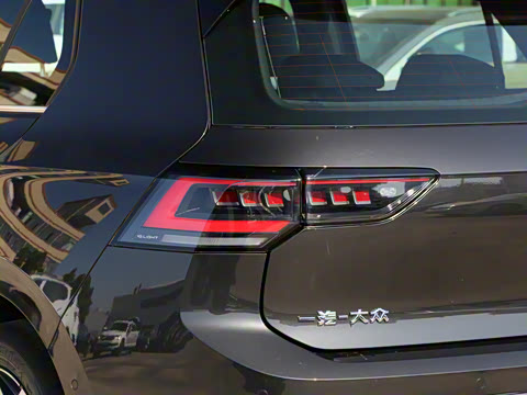 2025�� 300TSI R-Line