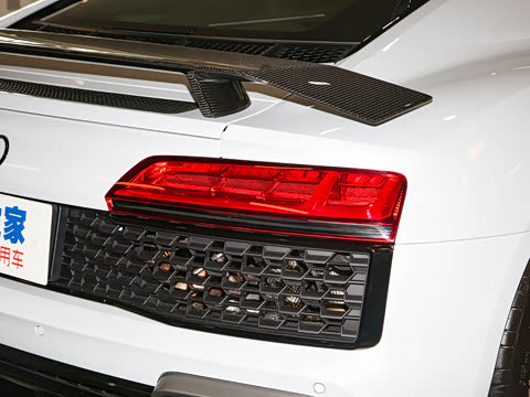 2022�� V10 Coupe performance