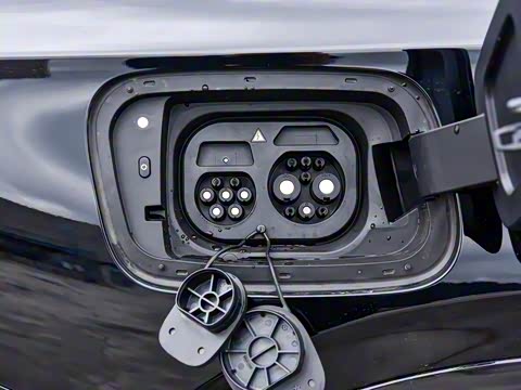 2025�� 605 Max������