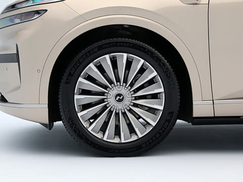 2025�� Ultra ������