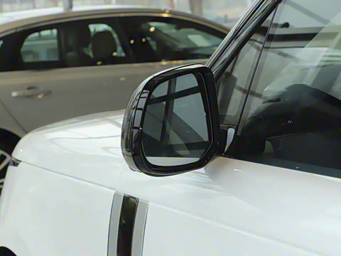 2024�� 4.4 V8 SV���ٴ����ӳ��� 4��