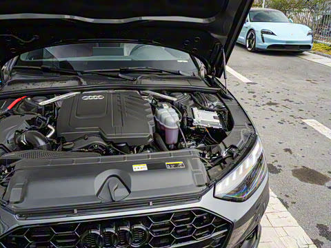 2025�� 200���������� 40 TFSI ���������� B&O ��ҹ��