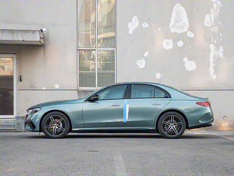 2025�� E 300 ʱ�����˶���