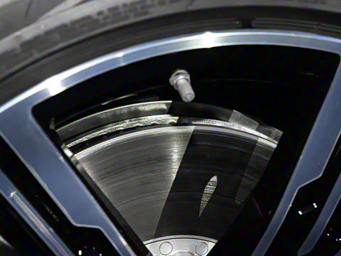 2023�� 740Li ������ M�˶���װ