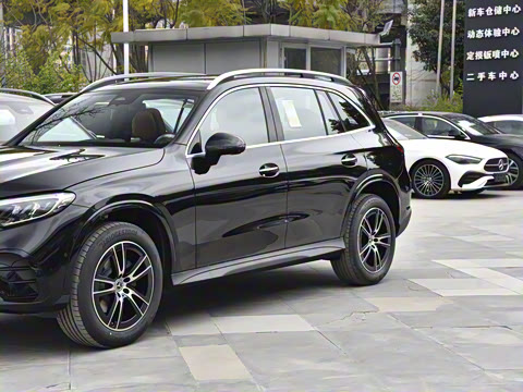 2025�� �Ŀ� GLC 260 L 4MATIC ������