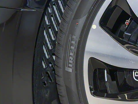 2024�� 4.0T V8 Mulliner