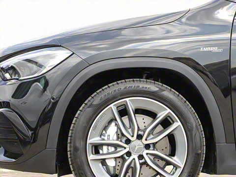 2022�� AMG GLA 35 4MATIC