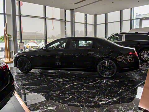 2025�� �Ŀ� S 680 4MATIC ��ҹ��