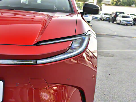 2025�� 550 PRO���а�