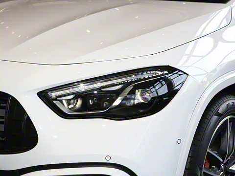 2025�� AMG GLA 35 4MATIC