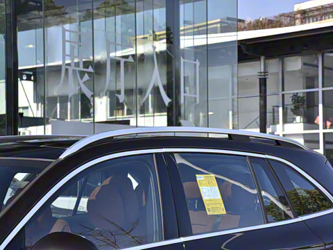 2025�� �Ŀ� GLC 260 L 4MATIC ������