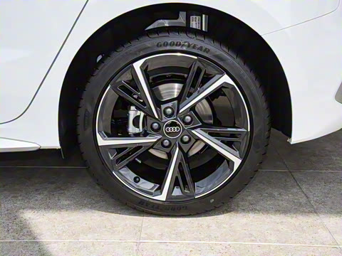 2023�� �Ŀ� Sportback 35 TFSI ʱ���˶���