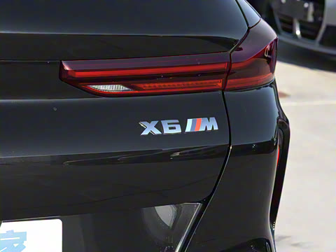 2022�� X6 M