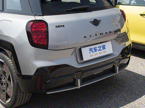 2025�� JOHN COOPER WORKS