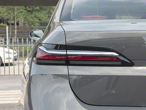 2023�� 735Li ������װ