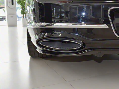 2026�� 4.0T V8 Mulliner