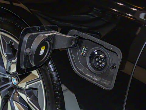 2023�� eDrive50L ����������װ