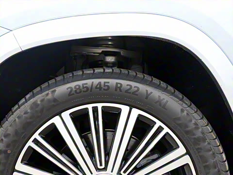 2025�� GLS 480 4MATIC