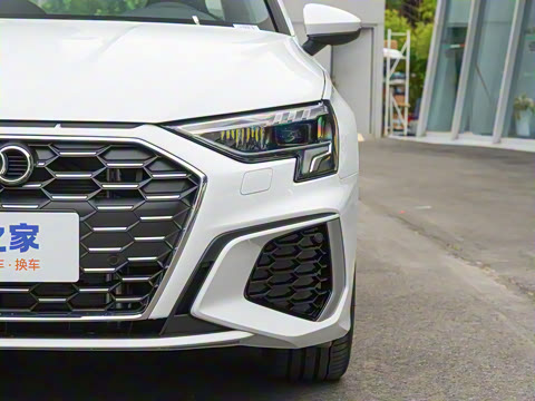 2023�� �Ŀ� A3L Limousine 35 TFSI ʱ���˶���