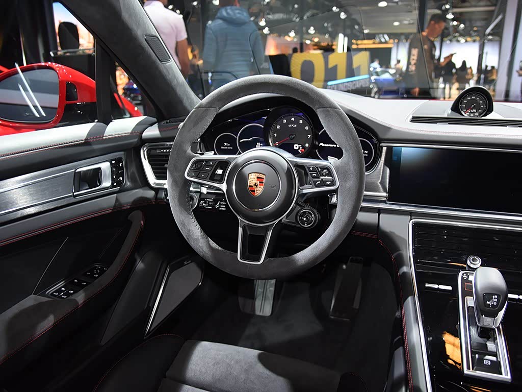 Porsche Panamera II, Лифтбек: фото поколения