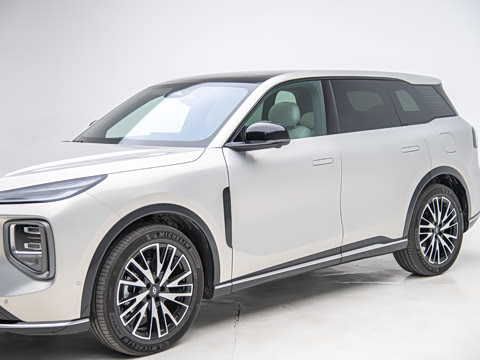 2025�� 215�콢PLUS