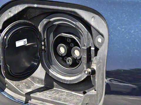 2025�� �Ŀ� C 350 eL