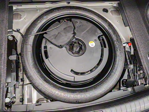 2025�� 40 TFSI ����������