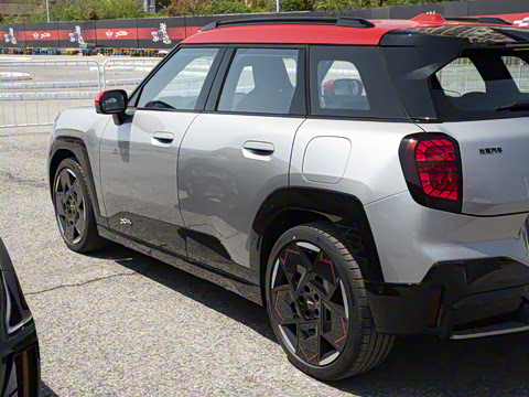 2025�� JOHN COOPER WORKS