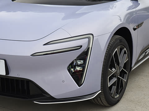 2025�� Max�����