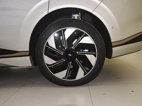 2025�� 636Ultra�Ǽݰ� 6��