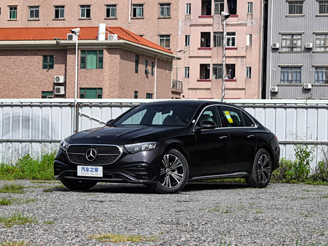 2025�� �Ŀ� E 260 L �˶���