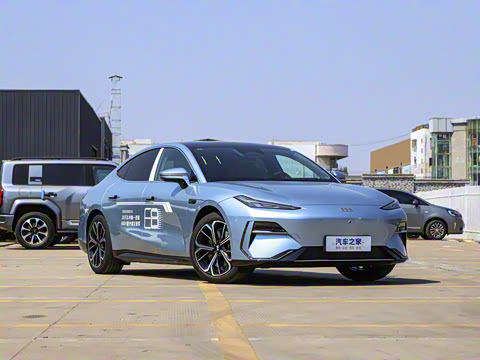 2025�� 700km Զ���Ǽݰ�