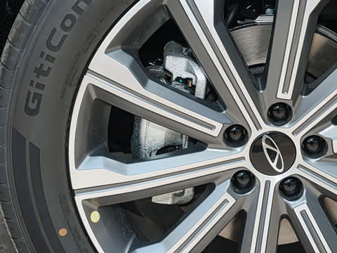 2025�� 2.0T ��������� 5��