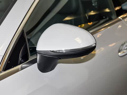 2025�� CLE 300 4MATIC �����ͽ��ܳ�