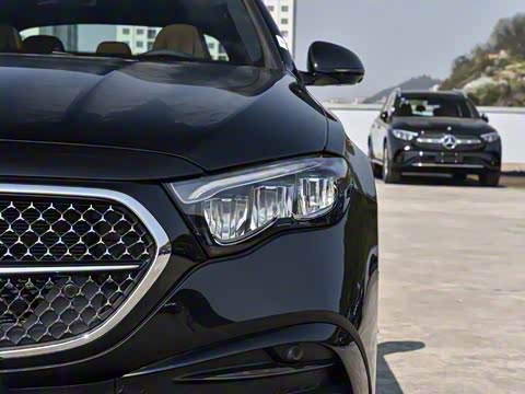 2025�� �Ŀ� E 260 L �˶���