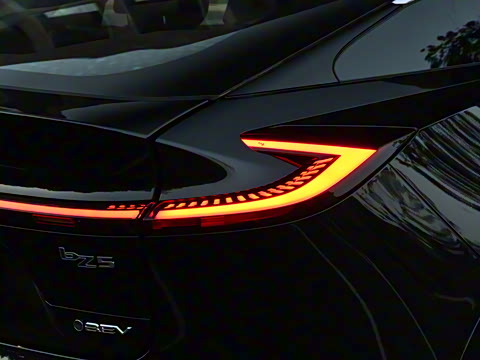 2025�� 550 PRO���а�