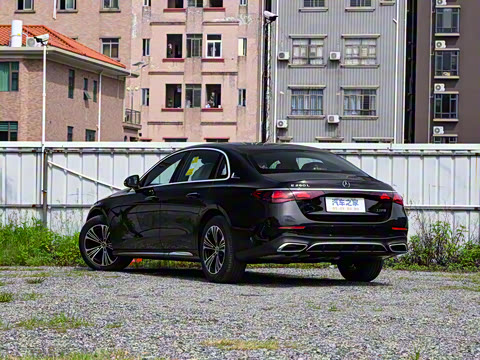 2025�� �Ŀ� E 260 L �˶���