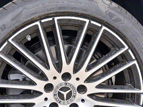 2025�� �Ŀ� C 260 L �˶���