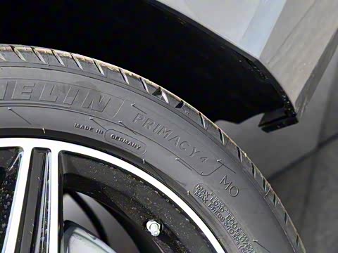 2020�� �Ŀ� E 260 �˶���