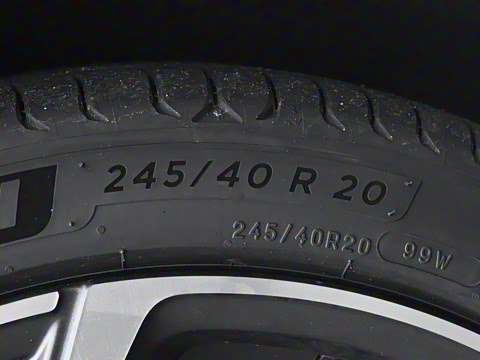 2025�� 75kWh Touring