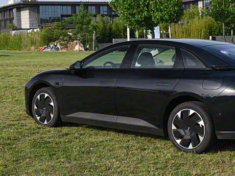 2025�� 600 �������� Max